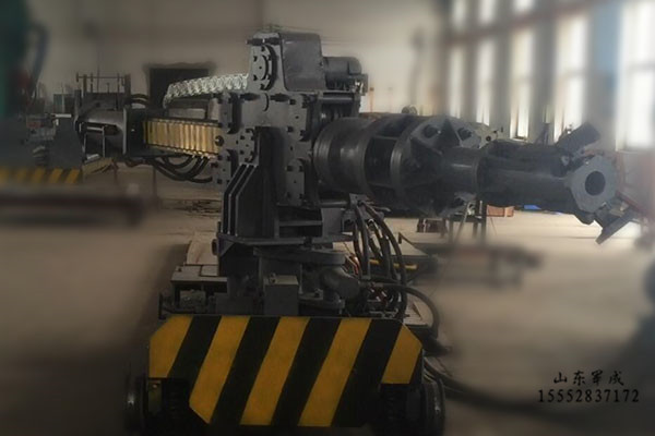 出爐機械手
